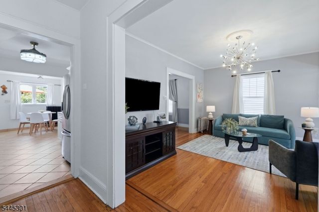 56 Essex Ave, Maplewood Twp., NJ 07040