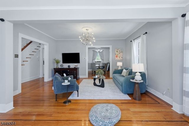 56 Essex Ave, Maplewood Twp., NJ 07040