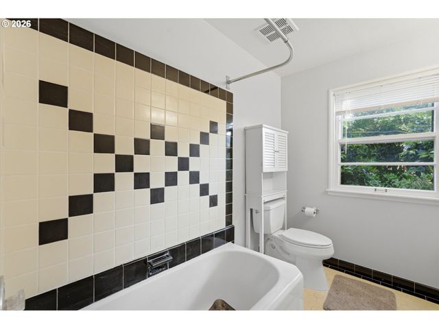 7200 Sw BENZ PARK Dr, Portland, OR 97225
