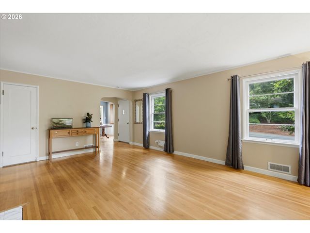 7200 Sw BENZ PARK Dr, Portland, OR 97225
