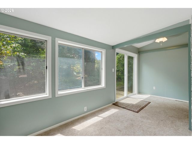 7200 Sw BENZ PARK Dr, Portland, OR 97225
