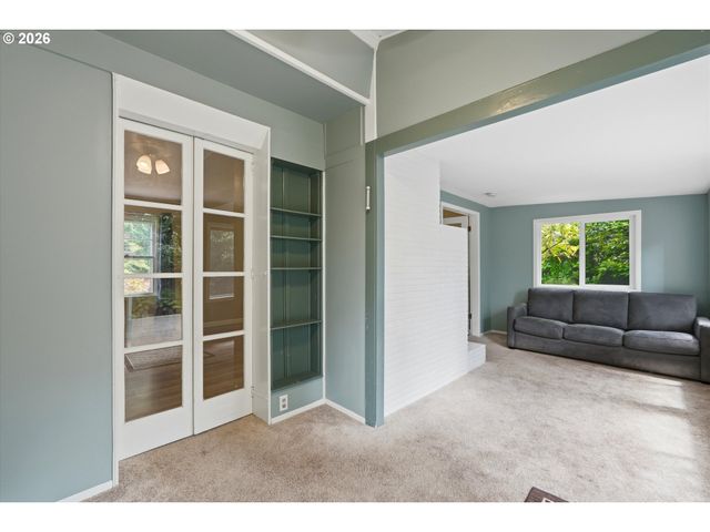 7200 Sw BENZ PARK Dr, Portland, OR 97225