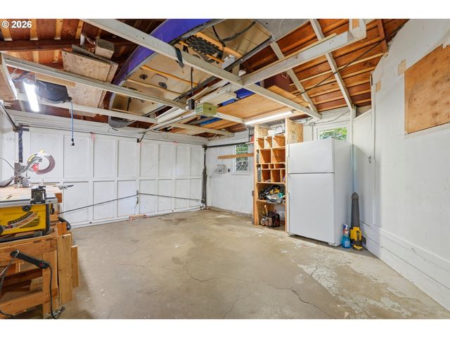 7200 Sw BENZ PARK Dr, Portland, OR 97225