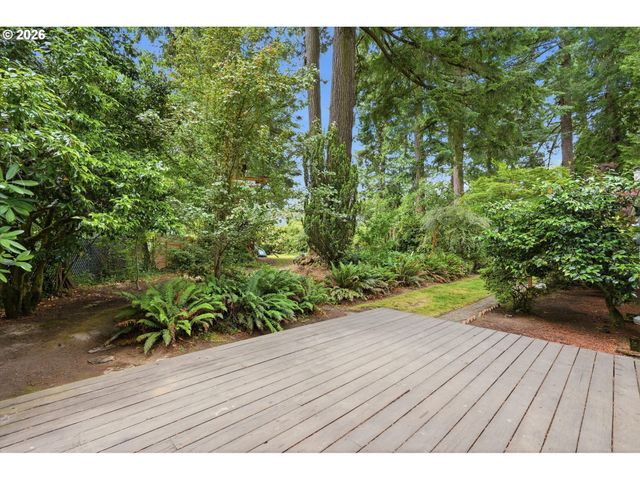 7200 Sw BENZ PARK Dr, Portland, OR 97225