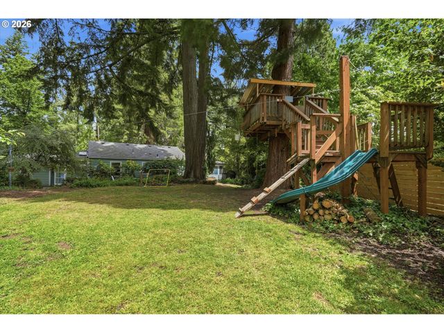 7200 Sw BENZ PARK Dr, Portland, OR 97225