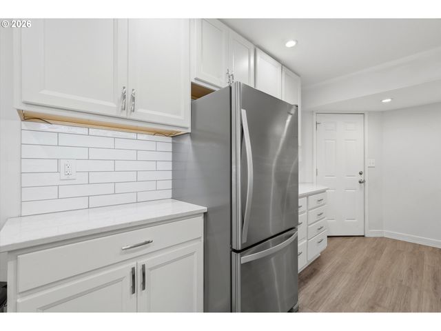 7200 Sw BENZ PARK Dr, Portland, OR 97225