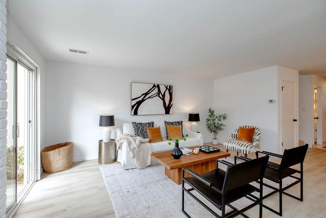 1160 Marianas Ln, Alameda, CA 94502