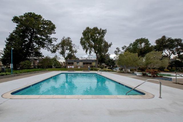 1160 Marianas Ln, Alameda, CA 94502