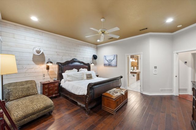 719 Morningside Drive, Mansfield, TX 76063