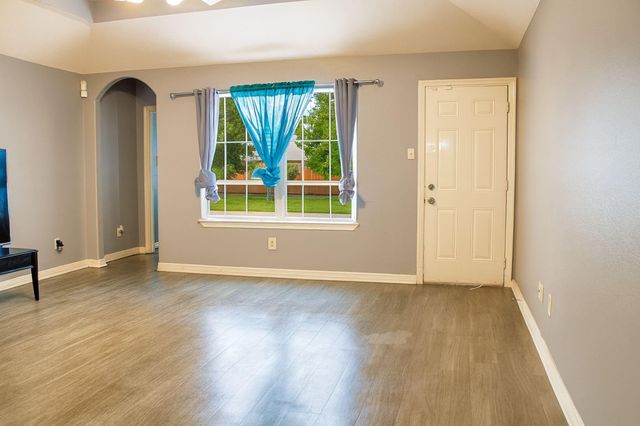 12015 Rosecroft Drive, Houston, TX 77048