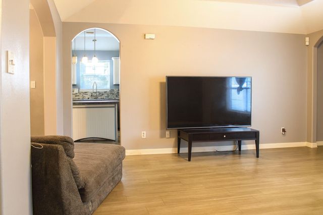 12015 Rosecroft Drive, Houston, TX 77048