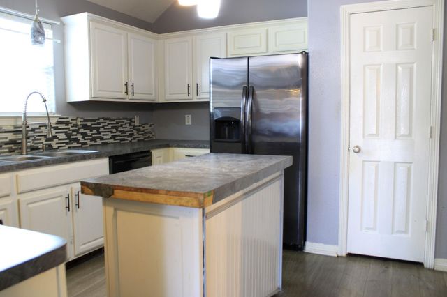 12015 Rosecroft Drive, Houston, TX 77048