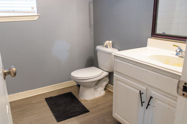 12015 Rosecroft Drive, Houston, TX 77048