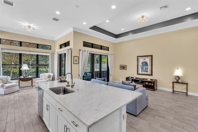 9172 E Leon Cir E, Parkland, FL 33076