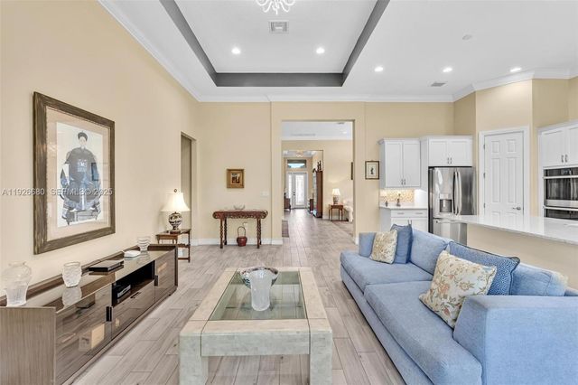 9172 E Leon Cir E, Parkland, FL 33076