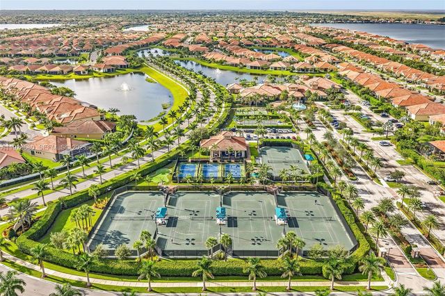 9172 E Leon Cir E, Parkland, FL 33076