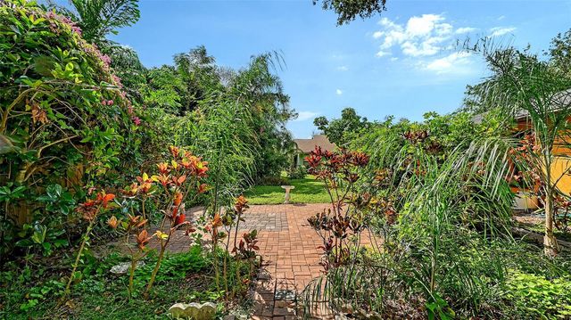 4873 HUNTLEIGH DRIVE, Sarasota, FL 34233