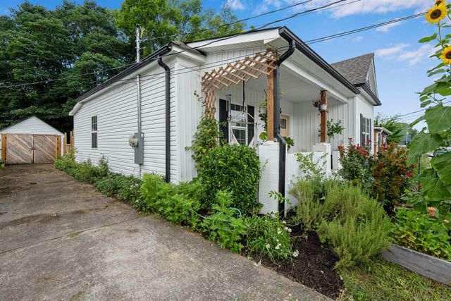 2122 Cleveland Avenue, Chattanooga, TN 37404