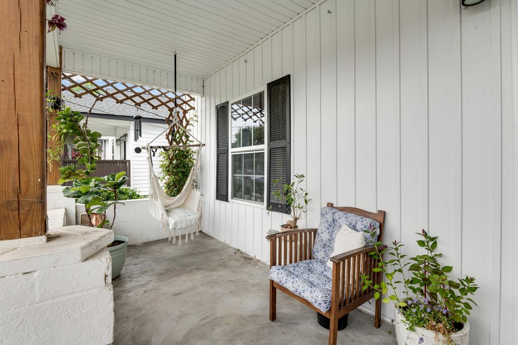 2122 Cleveland Avenue, Chattanooga, TN 37404
