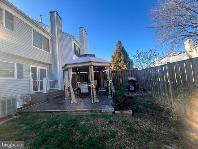 832 SMARTTS LN NE, Leesburg, VA 20176