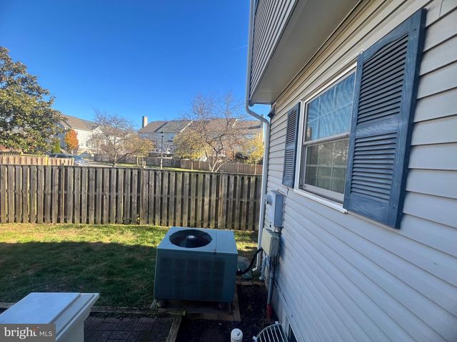 832 SMARTTS LN NE, Leesburg, VA 20176