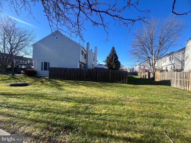 832 SMARTTS LN NE, Leesburg, VA 20176