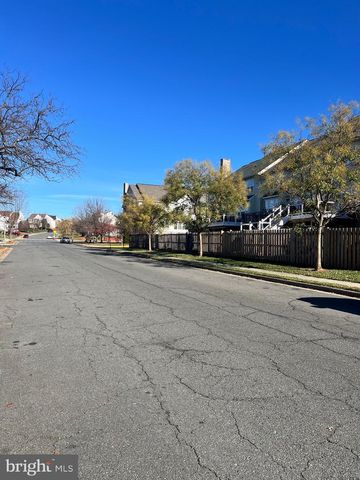 832 SMARTTS LN NE, Leesburg, VA 20176