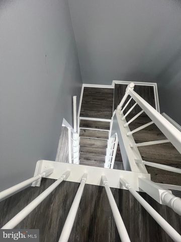 832 SMARTTS LN NE, Leesburg, VA 20176