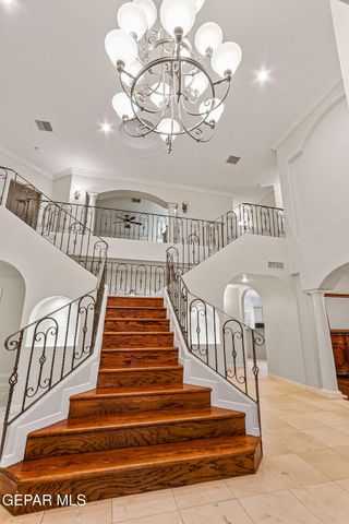 1039 CALLE FLOR Place, El Paso, TX 79912