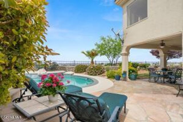 1039 CALLE FLOR Place, El Paso, TX 79912