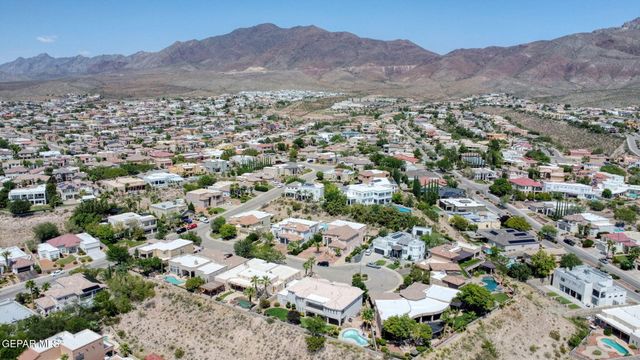 1039 CALLE FLOR Place, El Paso, TX 79912