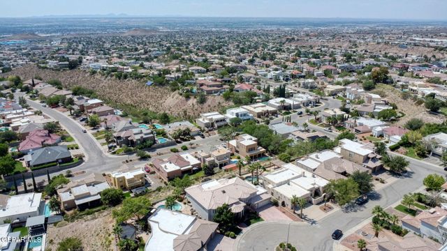 1039 CALLE FLOR Place, El Paso, TX 79912