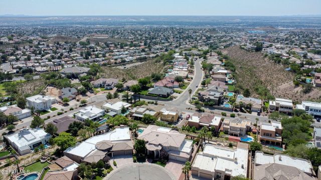 1039 CALLE FLOR Place, El Paso, TX 79912