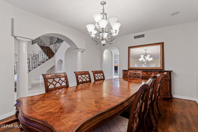 1039 CALLE FLOR Place, El Paso, TX 79912