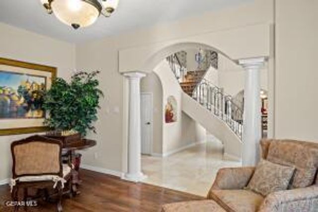 1039 CALLE FLOR Place, El Paso, TX 79912