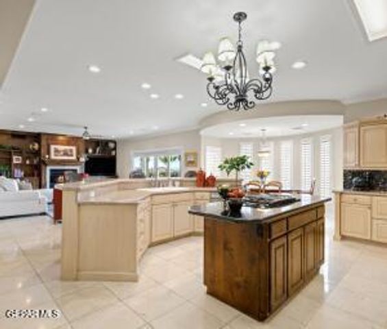 1039 CALLE FLOR Place, El Paso, TX 79912