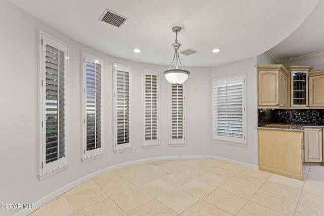 1039 CALLE FLOR Place, El Paso, TX 79912