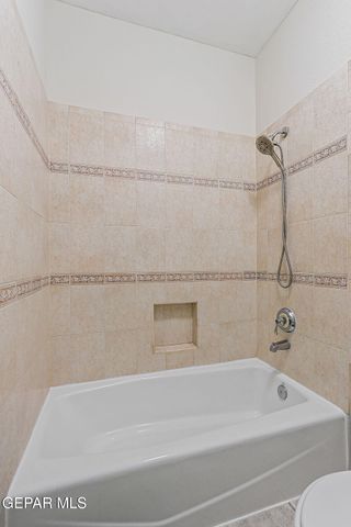 1039 CALLE FLOR Place, El Paso, TX 79912