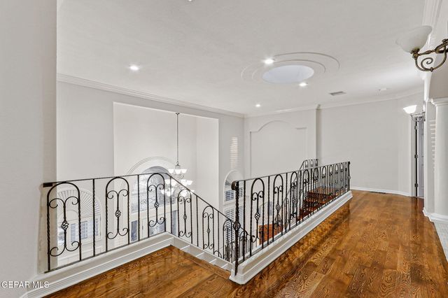 1039 CALLE FLOR Place, El Paso, TX 79912