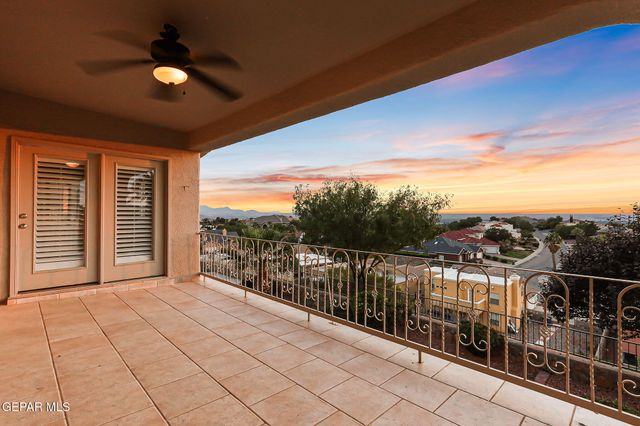 1039 CALLE FLOR Place, El Paso, TX 79912