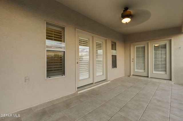 1039 CALLE FLOR Place, El Paso, TX 79912