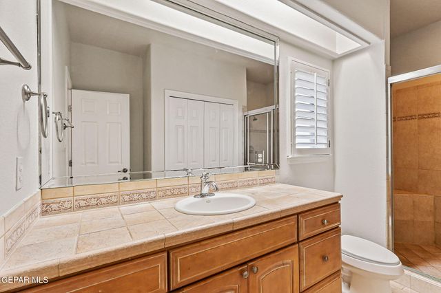 1039 CALLE FLOR Place, El Paso, TX 79912