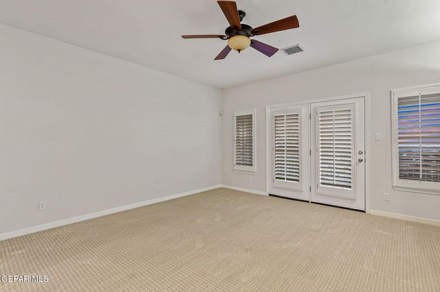 1039 CALLE FLOR Place, El Paso, TX 79912