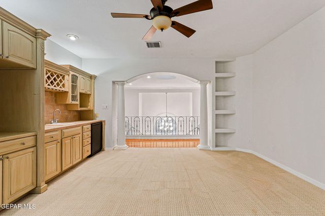 1039 CALLE FLOR Place, El Paso, TX 79912