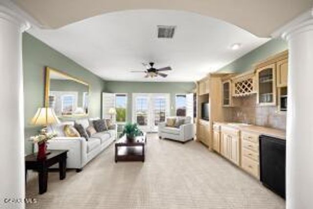 1039 CALLE FLOR Place, El Paso, TX 79912