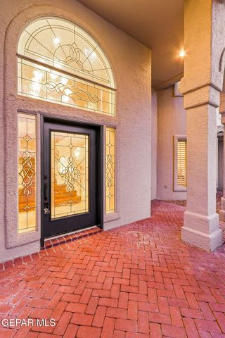 1039 CALLE FLOR Place, El Paso, TX 79912