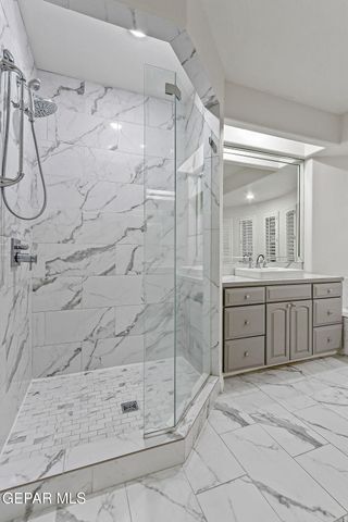 1039 CALLE FLOR Place, El Paso, TX 79912