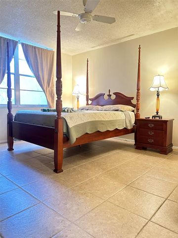 4899 NW 26th Court 249, Lauderdale Lakes, FL 33313