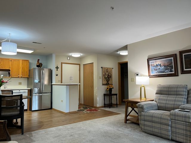 605 Barrington Avenue 216, East Dundee, IL 60118