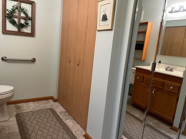 605 Barrington Avenue 216, East Dundee, IL 60118